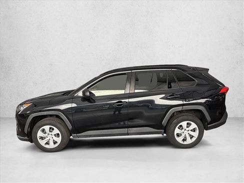 Used 2019 Toyota RAV4 LE AWD/4WD image 2