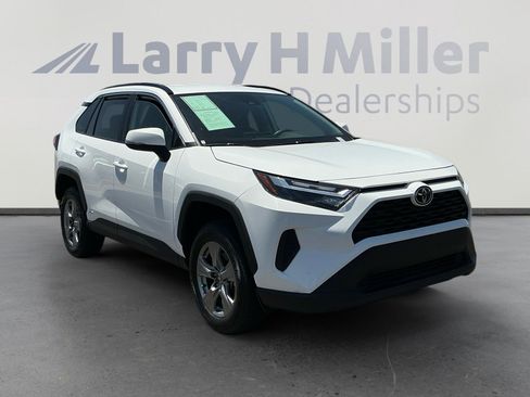 Certified 2025 Toyota RAV4 LE AWD/4WD image 7
