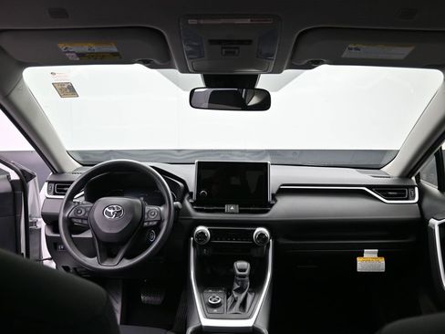 Certified 2025 Toyota RAV4 LE image 25