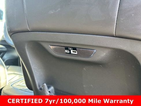 Used 2023 Chrysler Pacifica Limited w/ S Appearance Package image 14