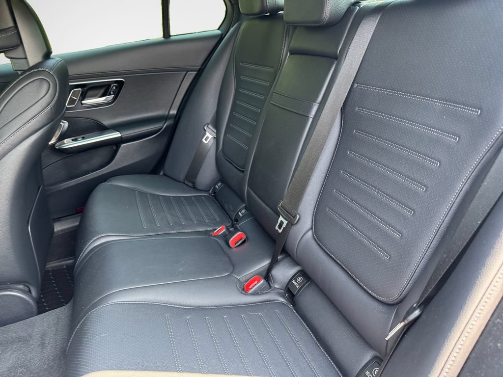 Used 2024 Mercedes-Benz C 300 4MATIC Sedan image 24
