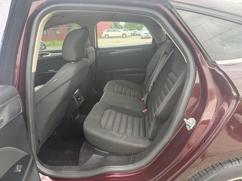 Used 2017 Ford Fusion SE w/ Fusion SE Technology Package FWD image 21