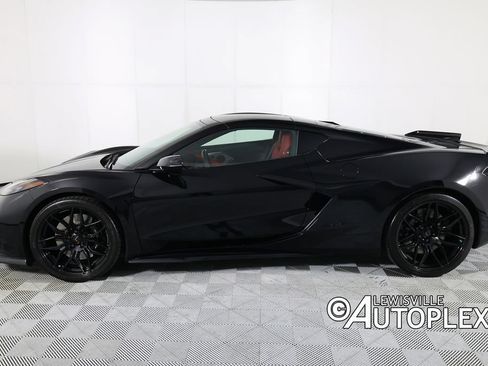 Used 2023 Chevrolet Corvette Z06 RWD image 8