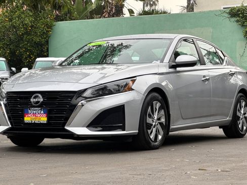 Used 2023 Nissan Altima 2.5 S image 8