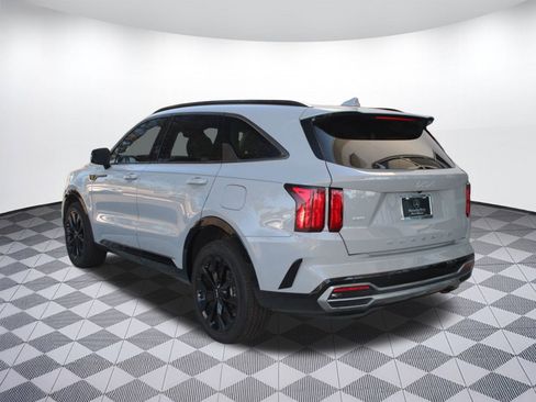 Used 2022 Kia Sorento SX image 3