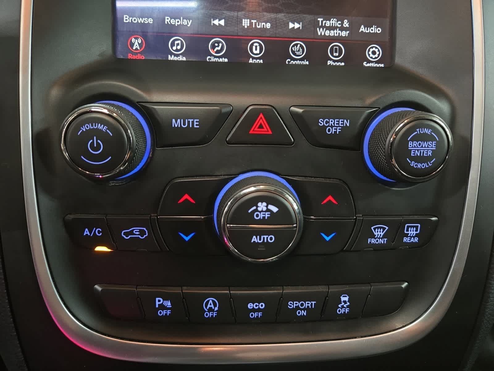 Used 2019 Dodge Durango SXT AWD/4WD image 29