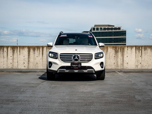 Certified 2026 Mercedes-Benz GLB 250 4MATIC image 2