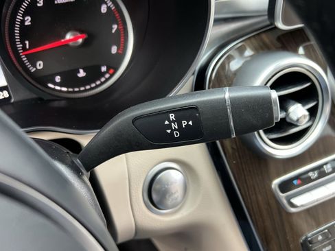 Used 2019 Mercedes-Benz GLC 300 4MATIC image 20