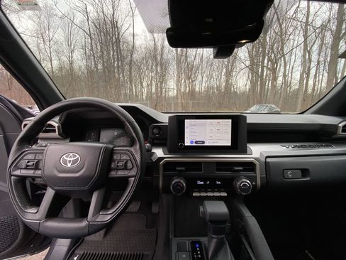 Certified 2025 Toyota Tacoma SR5 image 24