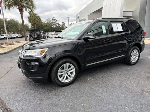 Used 2019 Ford Explorer XLT w/ Equipment Group 201A image 4