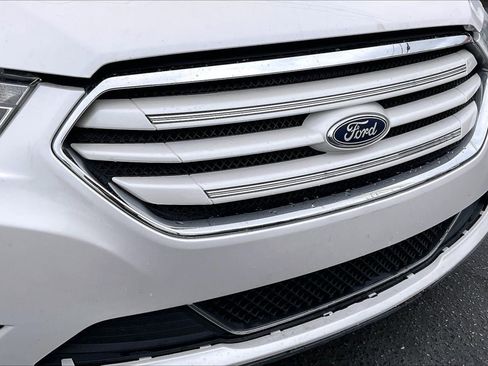 Used 2018 Ford Taurus Limited FWD image 28