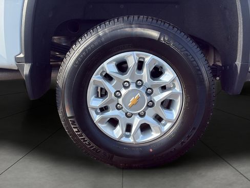 Used 2024 Chevrolet Silverado 2500 LTZ w/ LTZ Plus Package AWD/4WD image 11