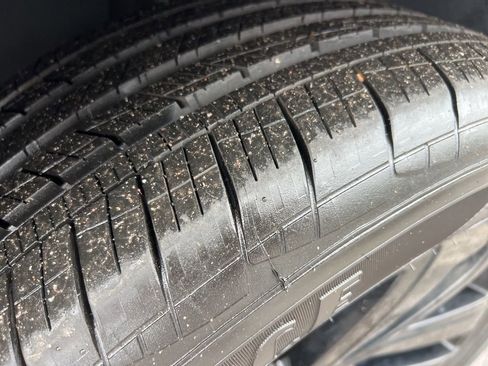 Used 2022 Volkswagen Atlas Cross Sport SE image 8