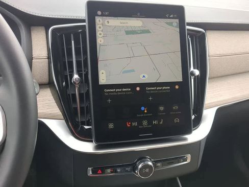 New 2026 Volvo XC90 B6 Plus w/ Protection Package Premier image 26