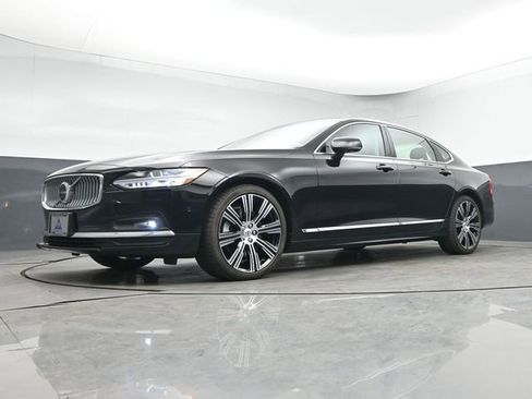 Used 2023 Volvo S90 B6 Plus image 39