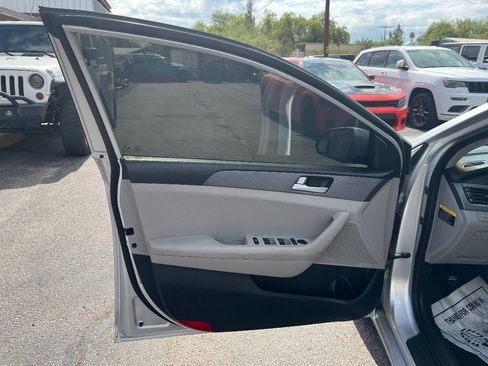 Used 2016 Hyundai Sonata SE FWD image 25