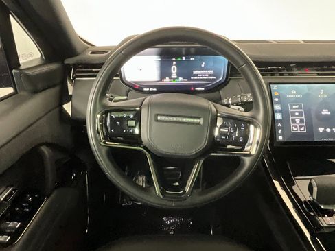 Used 2025 Land Rover Range Rover Sport Dynamic SE image 11