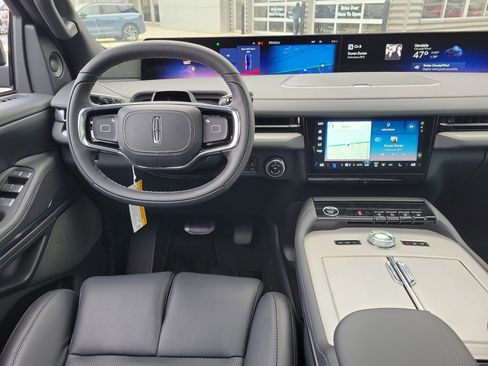 New 2025 Lincoln Navigator L Reserve image 12