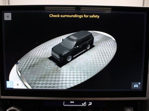 Used 2025 Toyota Sequoia Platinum image 19