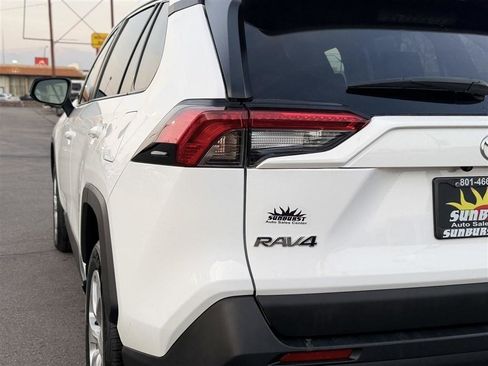Used 2024 Toyota RAV4 LE AWD/4WD image 13