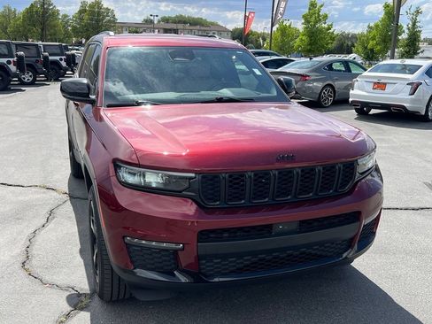 Used 2023 Jeep Grand Cherokee L Limited w/ Luxury Tech Group II AWD/4WD image 5