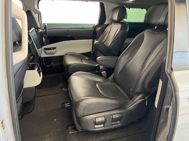 Used 2022 Kia Carnival SX Prestige FWD image 33