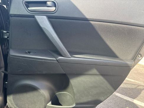 Used 2012 MAZDA MAZDA3 i Touring image 18