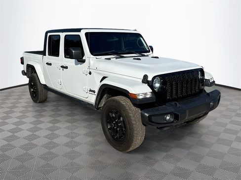 Used 2022 Jeep Gladiator Willys image 4