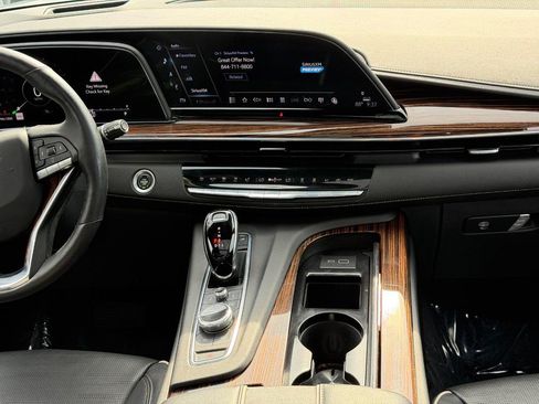 Used 2021 Cadillac Escalade ESV Premium Luxury AWD/4WD image 14