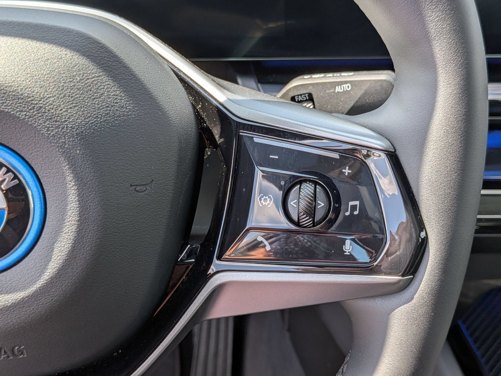 Used 2025 BMW i5 eDrive40i RWD image 19