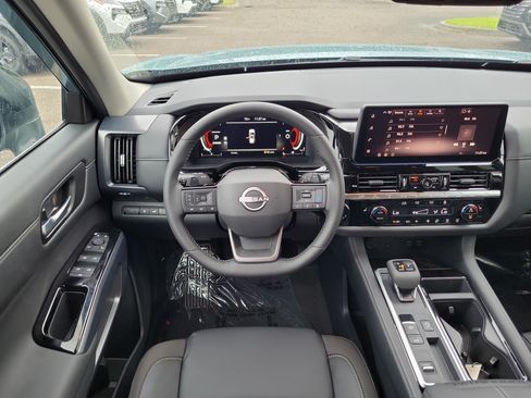 New 2026 Nissan Pathfinder SL FWD image 12