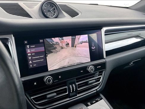 Used 2023 Porsche Macan image 30