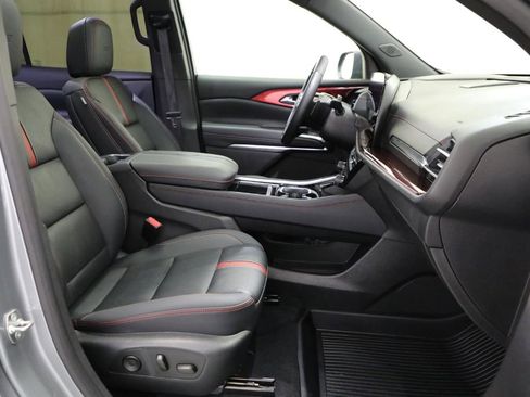 Certified 2024 Chevrolet Traverse RS image 12