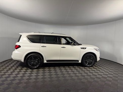 Used 2024 INFINITI QX80 Sensory image 4