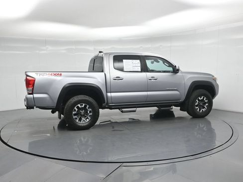 Used 2019 Toyota Tacoma TRD Off-Road w/ Technology Package AWD/4WD image 25