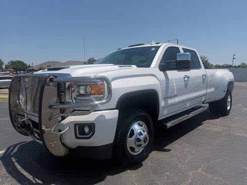 Used 2018 GMC Sierra 3500 Denali w/ Duramax Plus Package AWD/4WD image 4