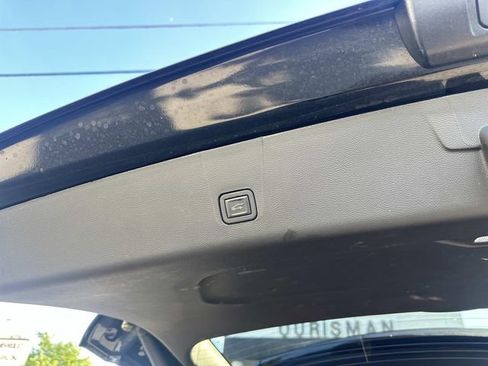 Used 2023 Chevrolet Traverse LT AWD/4WD image 16