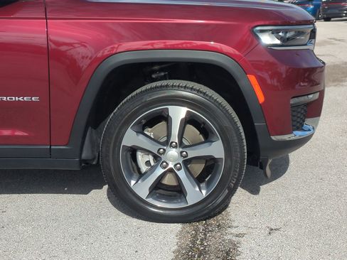 Used 2025 Jeep Grand Cherokee L Limited image 10