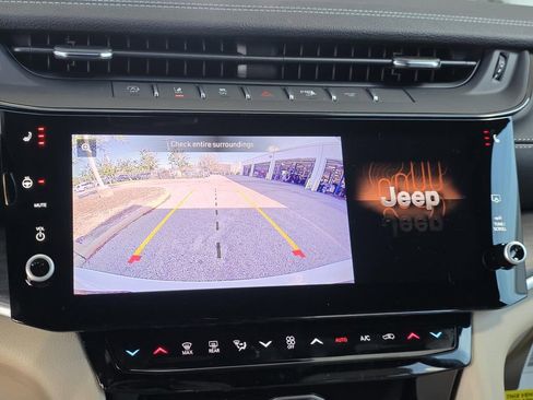 New 2026 Jeep Grand Cherokee Limited RWD image 17