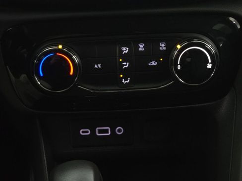 Used 2022 Buick Encore GX Preferred w/ Sport Touring Package image 24