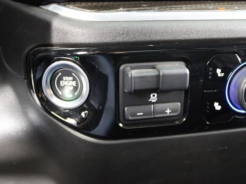 Used 2025 Chevrolet Silverado 1500 LT RWD image 25