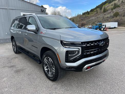 Used 2025 Chevrolet Suburban Z71 AWD/4WD image 7