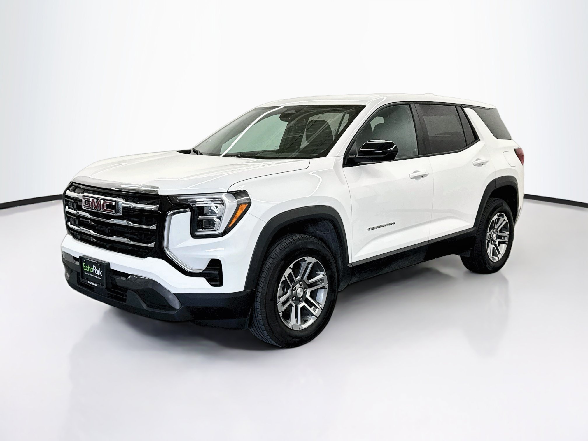 Used 2025 GMC Terrain Elevation AWD/4WD image 3