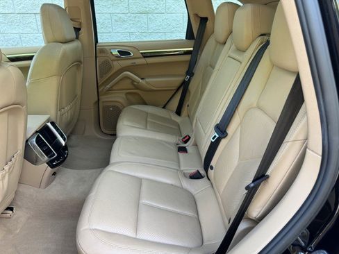 Used 2013 Porsche Cayenne S AWD/4WD image 8