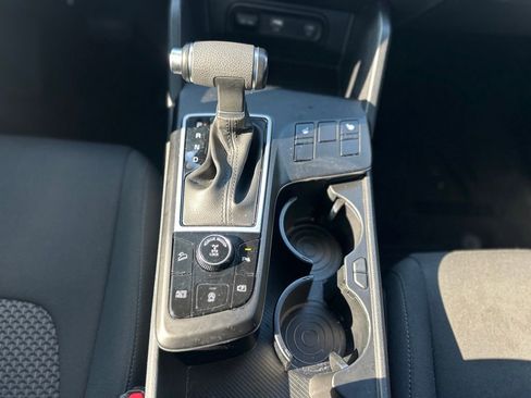 Used 2023 Kia Sportage LX image 19