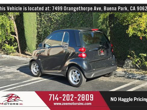 Used 2014 smart fortwo pure RWD image 9