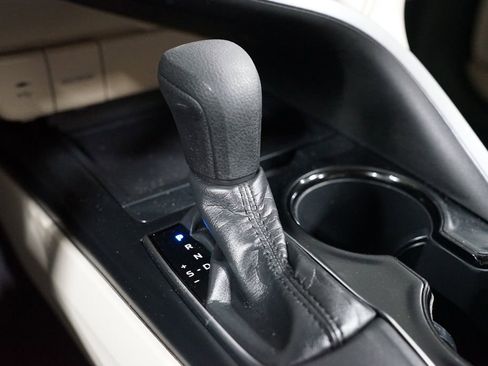 Used 2018 Toyota Camry LE image 20