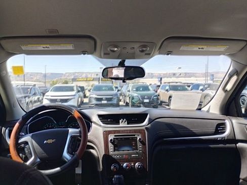 Used 2017 Chevrolet Traverse LT image 14