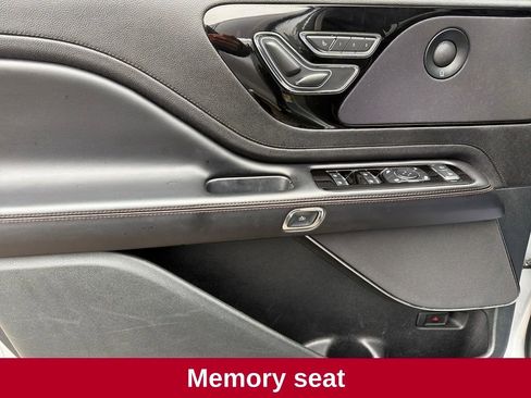Used 2024 Lincoln Aviator Reserve image 12