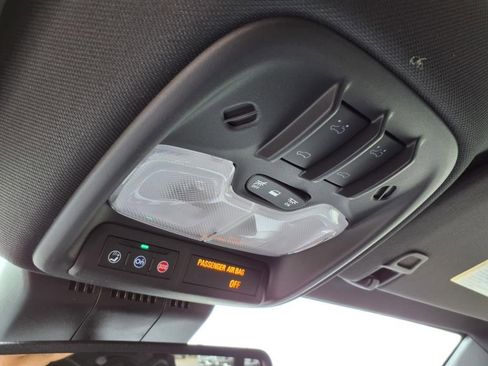 New 2025 GMC Canyon Elevation w/ Convenience Package image 19